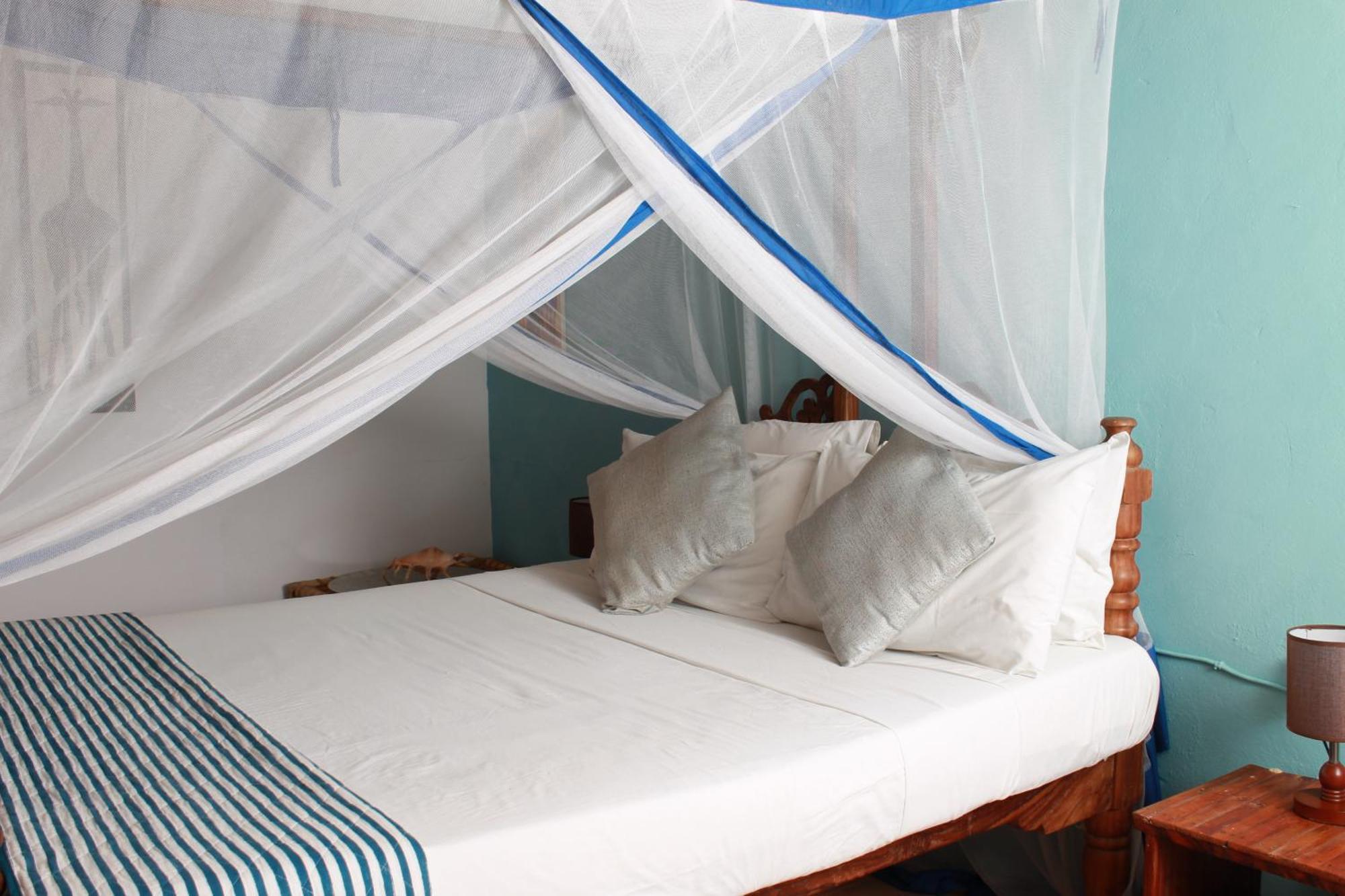Driftwood Beach Lodge จัมเบียนี ภายนอก รูปภาพ